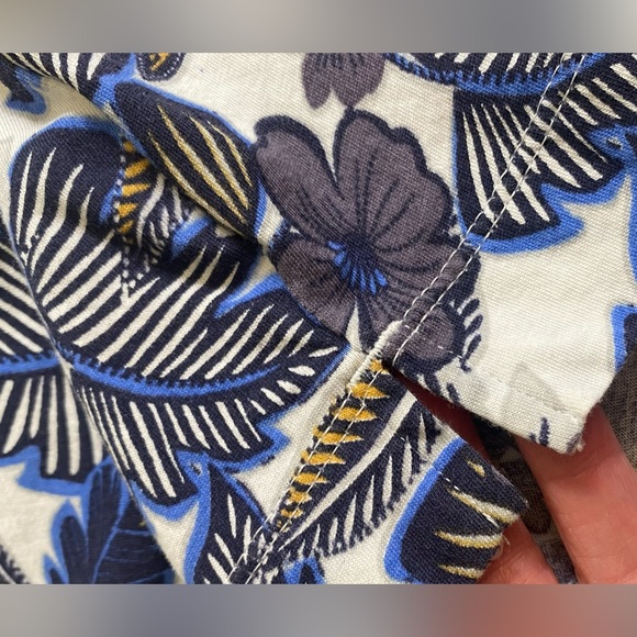 LOFT T-Shirt. Size L, white with blue/gray print, split hem, cuffed edge sleeve - Picture 3 of 5